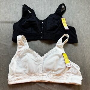 NWT 2 White Black Front Closure Wireless Bra 52/120 Lace Trim NEW